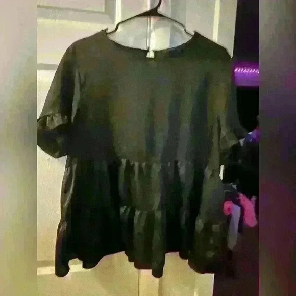 SHEIN Tops - SHEIN black peplum